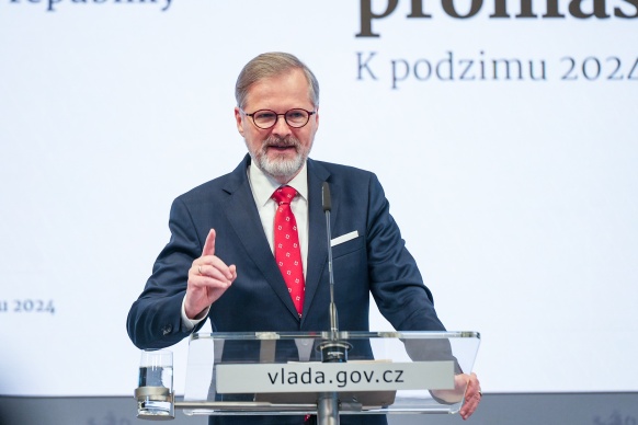 Premiér P. Fiala, vicepremiéři V. Rakušan a V. Válek a ministr zemědělství M. Výborný shrnují plnění programového prohlášení, 28. listopadu 2024.