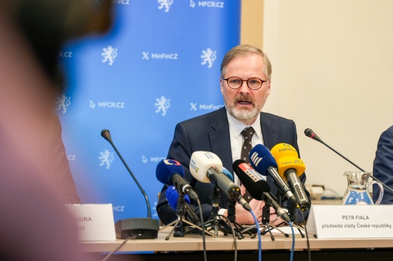 Premiér Petr Fiala na tiskové konferenci k pokladnímu plnění státního rozpočtu za rok 2024, 6. ledna 2025.