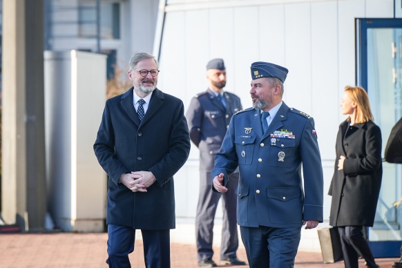 Premiér Fiala na neformálním jednání špiček EU hovořil i s německým kancléřem Scholzem, 3. února 2025.