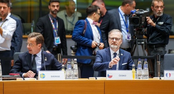 Premiér Petr Fiala se chystá na zahájení červnového summitu Evropské rady v Bruselu, 26. června 2025.