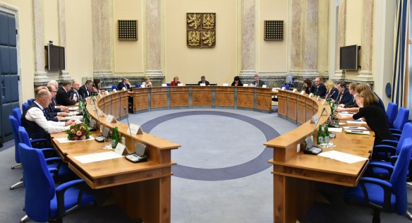 Ministři jednali s hejtmany o financování krajských silnic, přijímacích zkouškách na střední školy i situaci ve zdravotnictví, 9. listopadu 2018.
