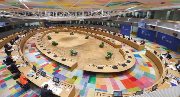 Mimořádný summit Evropské rady o novém rozpočtu EU a plánu na podporu oživení po pandemii koronaviru se protáhl až do úterý, 21. července 2020.