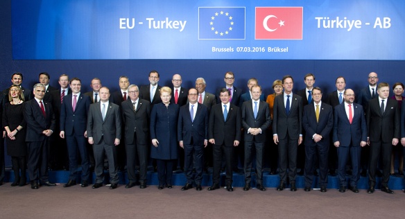 Group photo of the Heads of State and Prime Ministers of the EU and Turkey, 7th of March 2016. Source: European Union.