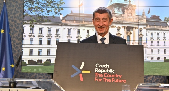 Předseda vlády Andrej Babiš představil novinářům nové logo, kterým bude ČR propagovat svou inovační strategii.