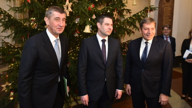 Předseda vlády Andrej Babiš uvedl Tomáše Hünera do funkce ministra průmyslu a obchodu, 13. prosince 2017.