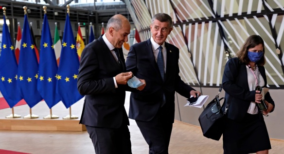 Mimořádný summit Evropské rady o novém rozpočtu EU a plánu na podporu oživení po pandemii koronaviru se protáhl až do úterý, 21. července 2020.