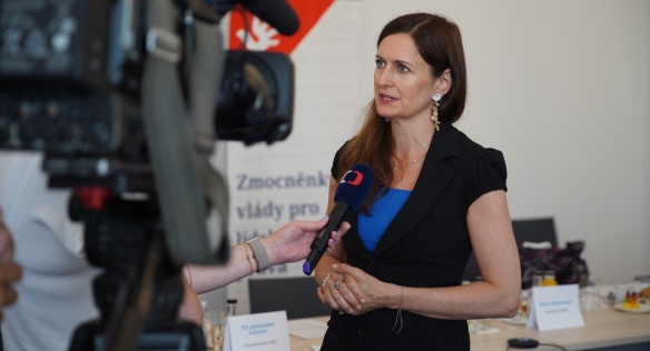 Zmocněnkyně pro lidská práva Klára Šimáčková Laurenčíková komentuje dopady novely pro média, 15. července 2025.