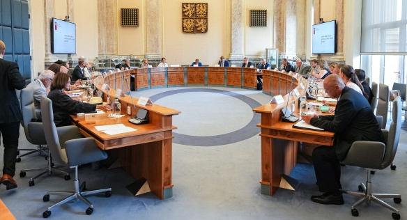 Rada vlády pro koordinaci politiky v oblasti závislostí se sešla ve Strakově akademii, 19. srpna 2026.