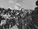 Dubček a Černík mezi nadšenými Bratislavany, 2. srpna 1968.