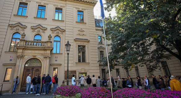 Dny otevřených dveří historických budov Úřadu vlády se těší vysoké návštěvnosti.