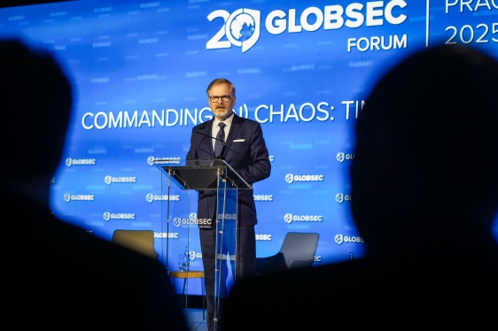 Premiér Petr Fiala vystoupil s projevem na 20. ročníku bezpečnostní konference GLOBSEC, 12. června 2025.