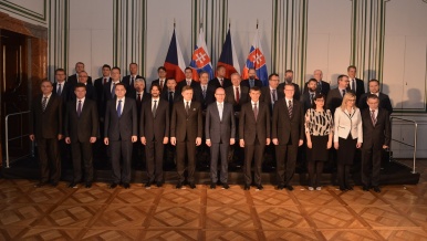 12. května 2015: Česká a slovenská vláda se sešly na společném jednání ve Valticích.