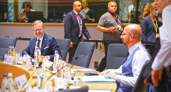 Czech Prime Minister Petr Fiala and President of the European Council Charles Michel get ready for the start of the summit in Brussels, 24 June 2022.