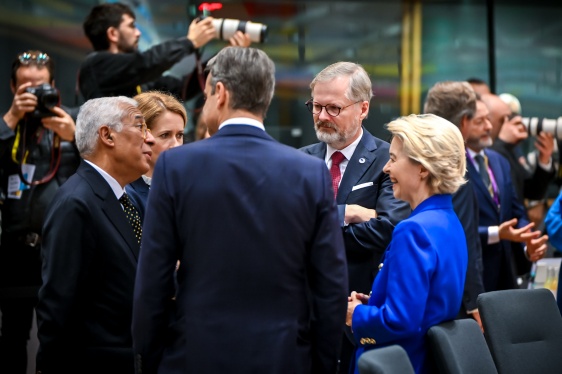 Premiér Fiala v debatě s novým předsedou Evropské rady Antóniem Costou a předsedkyní Evropské komise Ursulou von der Leyenovou, 19. prosince 2024.