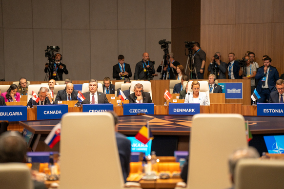Premiér Andrej Babiš zastupoval Českou republiku na summitu NATO v Ankaře, 8. července 2026.