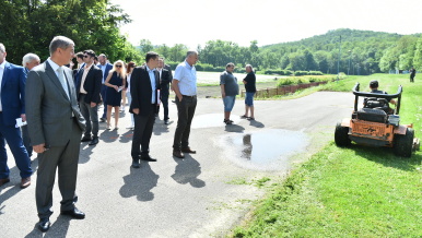 Delegace vlády v Pavilonu Anthropos v Brně-Pisárkách, kde by mohl být sportovně-rekreační areál.