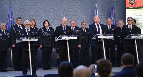 Tisková konference po jednání premiéra Sobotky se zástupci hasičů a krajů, 27. ledna 2016.