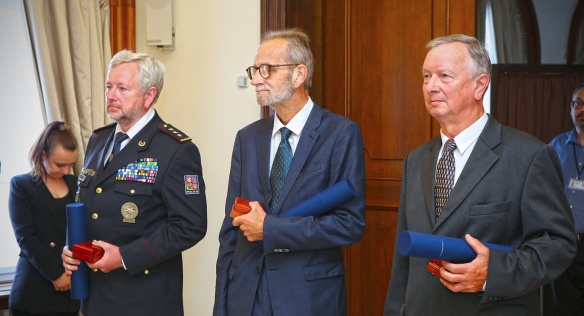 Laureáti letošních cen BRS Jaromír Tkadleček, Martin Povejšil a Jiří Růžek, 23. června 2022.