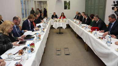 Společné jednání ministrů a ministryň s Radou Středočeského kraje.