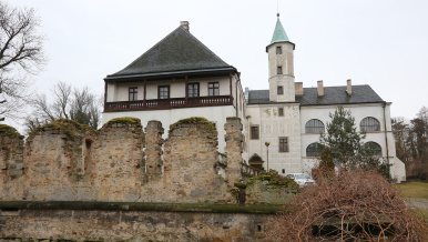 Zámek Přerov nad Labem.