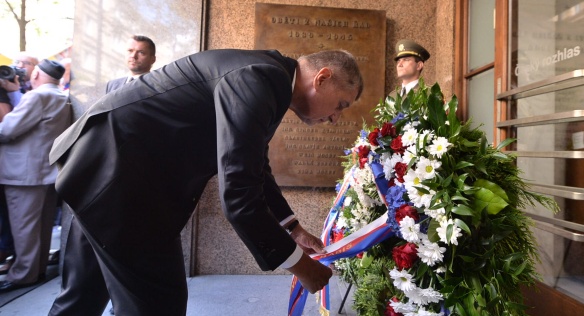 Prime Minister Babiš paid his respects to the victims of the occupation at the Czech Radio, 21 August 2018.