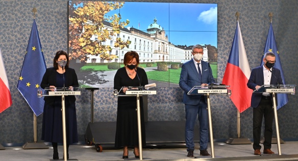 Press conference after the extraordinary government meeting, 14 October 2020.
