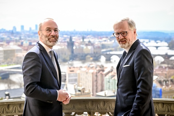 Prime Minister Petr Fiala received Manfred Weber, chairman of the EPP political group in the European Parliament, at the Kramář Villa on 8 April 2025.