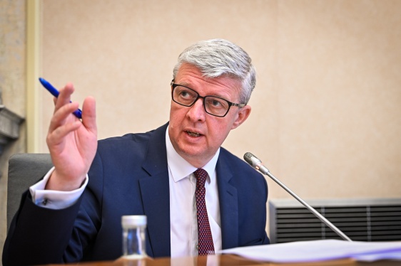 Nejdůležitější body jednání vlády shrnul na tiskové konferenci její první místopředseda a ministr průmyslu a obchodu Karel Havlíček. 4. května 2026.