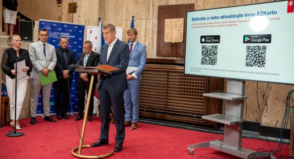 Novou generaci EZKarty společně představil premiér A. Babiš s ministrem A. Vojtěchem, 3. září 2026.