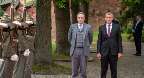 Prime Minister A. Babiš with his Belgian counterpart, B. De Wever, at a formal welcome ceremony on May 8, 2026.