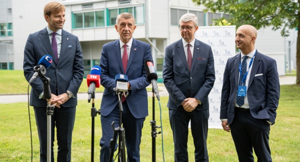 Setkání s médii premiéra A. Babiše a dalších zástupců vlády u příležitosti otevření výrobního závodu Novo Nordisk, 12. června 2026.