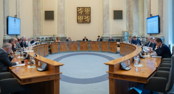 Vláda na zasedání ve Strakově akademii představila strategické digitalizační projekty, 25. května 2026.