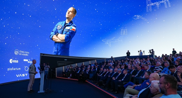 Cílem projektu Česká cesta do vesmíru je let prvního českého astronauta Aleše Svobody na mezinárodní stanici ISS, 8. června 2026.
