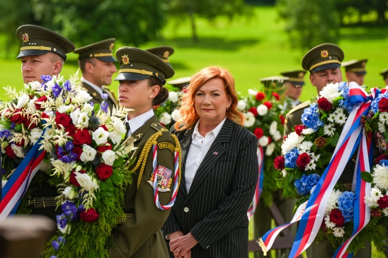 Místopředsedkyně vlády Alena Schillerová uctila památku obětí vyhlazení Lidic nacisty