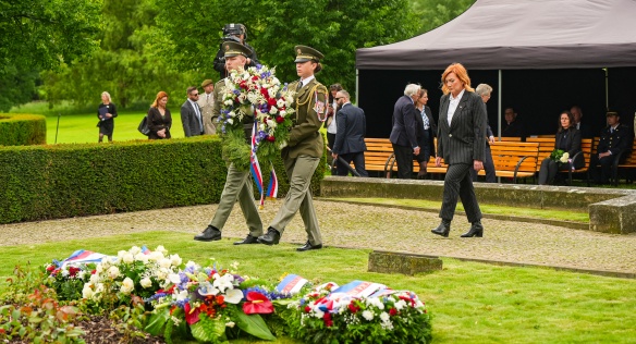 Ministryně financí Alena Schillerová se zúčastnila pietního aktu k 84. výročí vyhlazení obce Lidice, 13. června 2026.