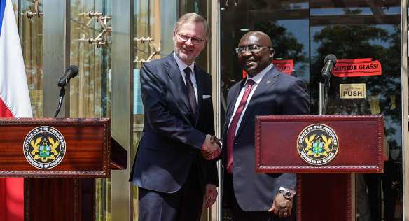 Prime Minister Petr Fiala and Ghana's Vice President Mahamudu Bawumia at a press conference, 9 November 2023.