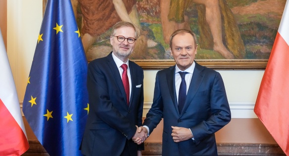 Společná fotografie českého premiéra Petra Fialy a polského premiéra Donalda Tuska před začátkem jednání, 27. února 2024.