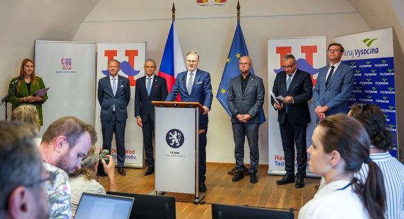 Tisková konference členů vlády s krajskými hejtmany a starostou Havlíčkova Brodu po výjezdním zasedání vlády, 19. června 2024.