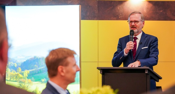 Premiér Petr Fiala při projevu na konferenci k dostavbě jaderné elektrárny v Dukovanech, 2. září 2024.