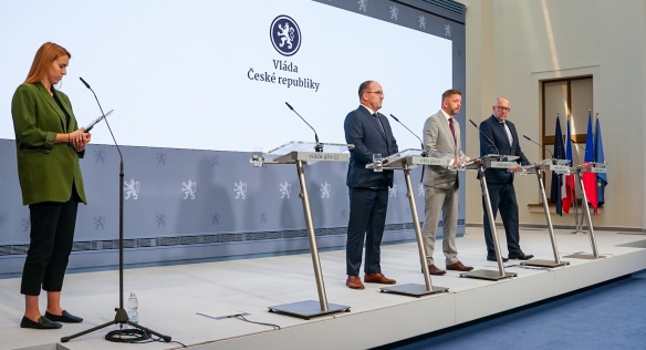 Výsledky jednání shrnuli vicepremiér Vít Rakušan a ministři zemědělství Marek Výborný a školství, mládeže a tělovýchovy Mikuláš Bek, 4. září 2024.