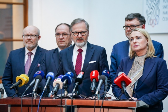 Premiér Petr Fiala společně s dalšími členy vlády seznámil veřejnost s nejdůležitějšími body právě skončené schůze jeho kabinetu, 5. března 2025.
