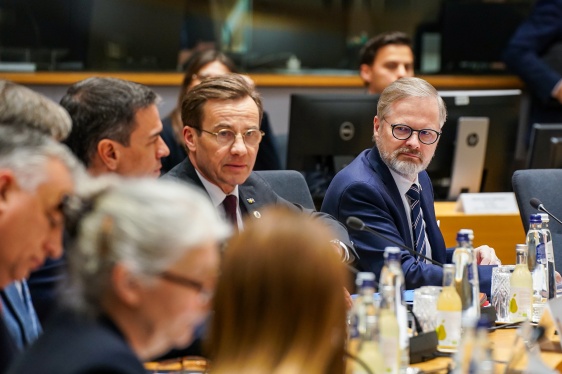 Český premiér Petr Fiala se s kolegy připravuje na zahájení mimořádného summitu Evropské rady o obraně a o podpoře Ukrajiny, 6. března 2025.