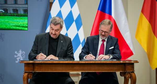 Premiér Petr Fiala a ministerský předseda Bavorska Markus Söder podepsali memorandum o spolupráci v energetice, 12. prosince 2024.