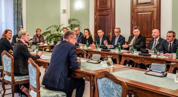 Premiér jednal se zástupci nadnárodních potravinářských firem o problému dvojí kvality potravin, 16. května 2019.