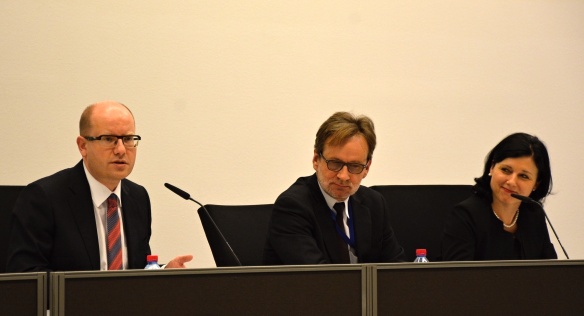 Prime minister meets with Czechs working in EU institutions, 18 March 2015  
