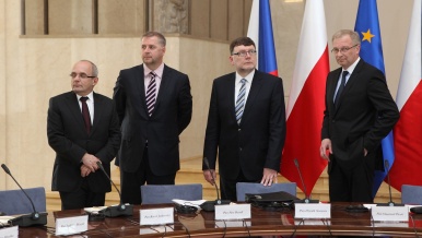 Českého premiéra do Polska doprovodili také ministři obrany, dopravy, zemědělství a ministr pro místní rozvoj, 13. květen 2013