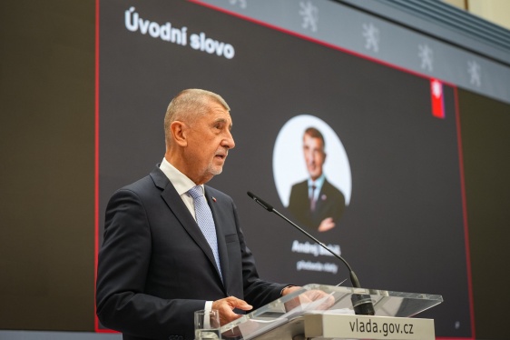 S úvodním projevem na konferenci Proč se v Česku rodí málo dětí a co s tím? vystoupil předseda vlády Andrej Babiš, 14. května 2026.