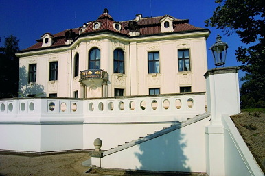 Den otevřených dveří v Kramářově vile