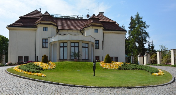 Na sttátní svátek 1. května zpřístupní Úřad vlády veřejnosti k prohlídkám Kramářovu vilu.