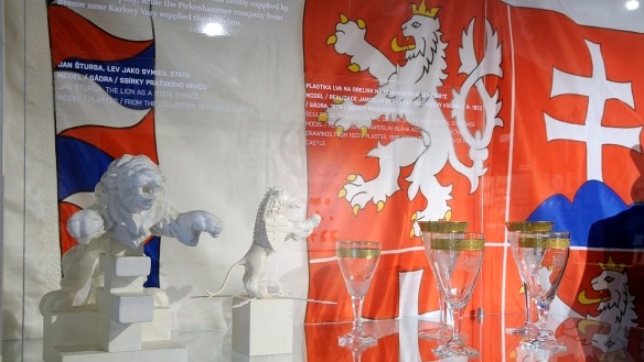 Výstava Symboly republiky: Pilíře české státnosti v Hrzánském paláci.